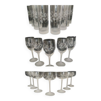 Old services avon crystal glasses engraved hummingbird with frosted stem. complete
