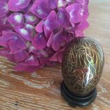 Batch of decorative partitioned eggs