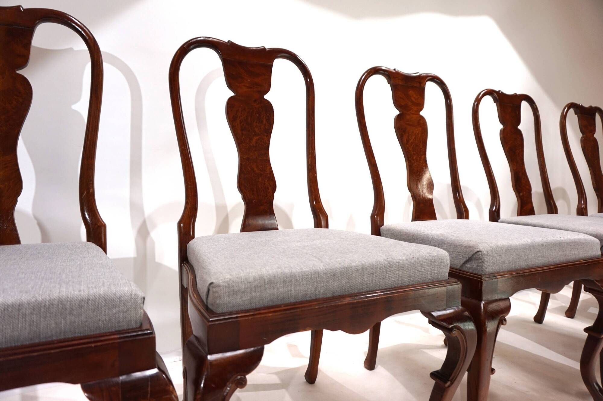 Lot de 5 chaises de salle à manger en acajou de style Reine Anne, 1920