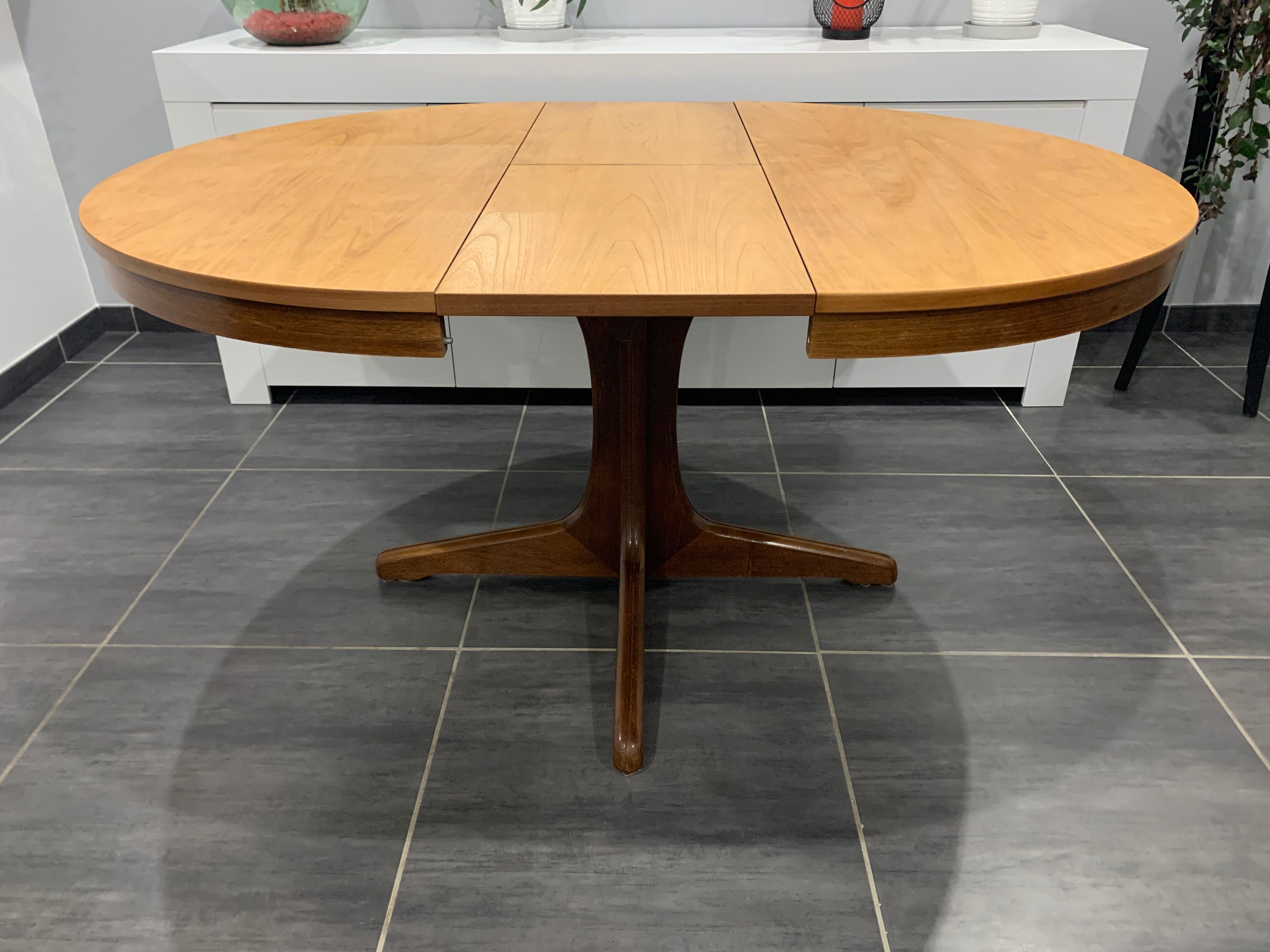 Vintage Baumann extendable table