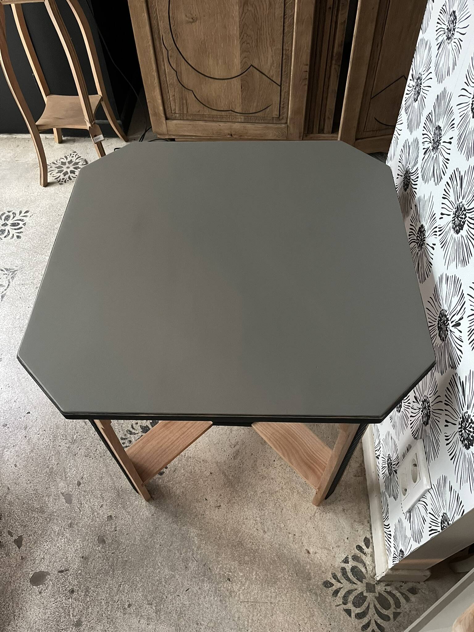 Esmée Art Deco side table, wood, black and grey