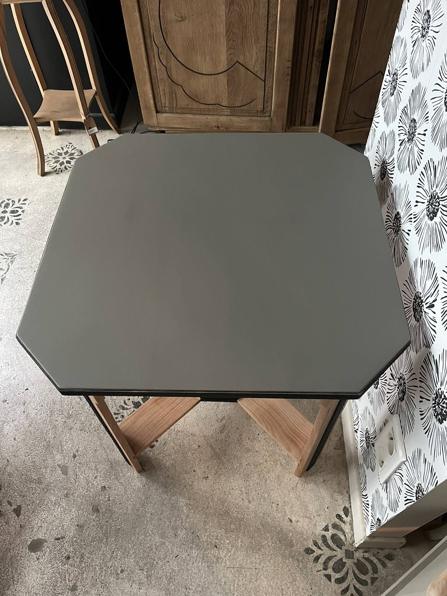 Esmée Art Deco side table, wood, black and grey