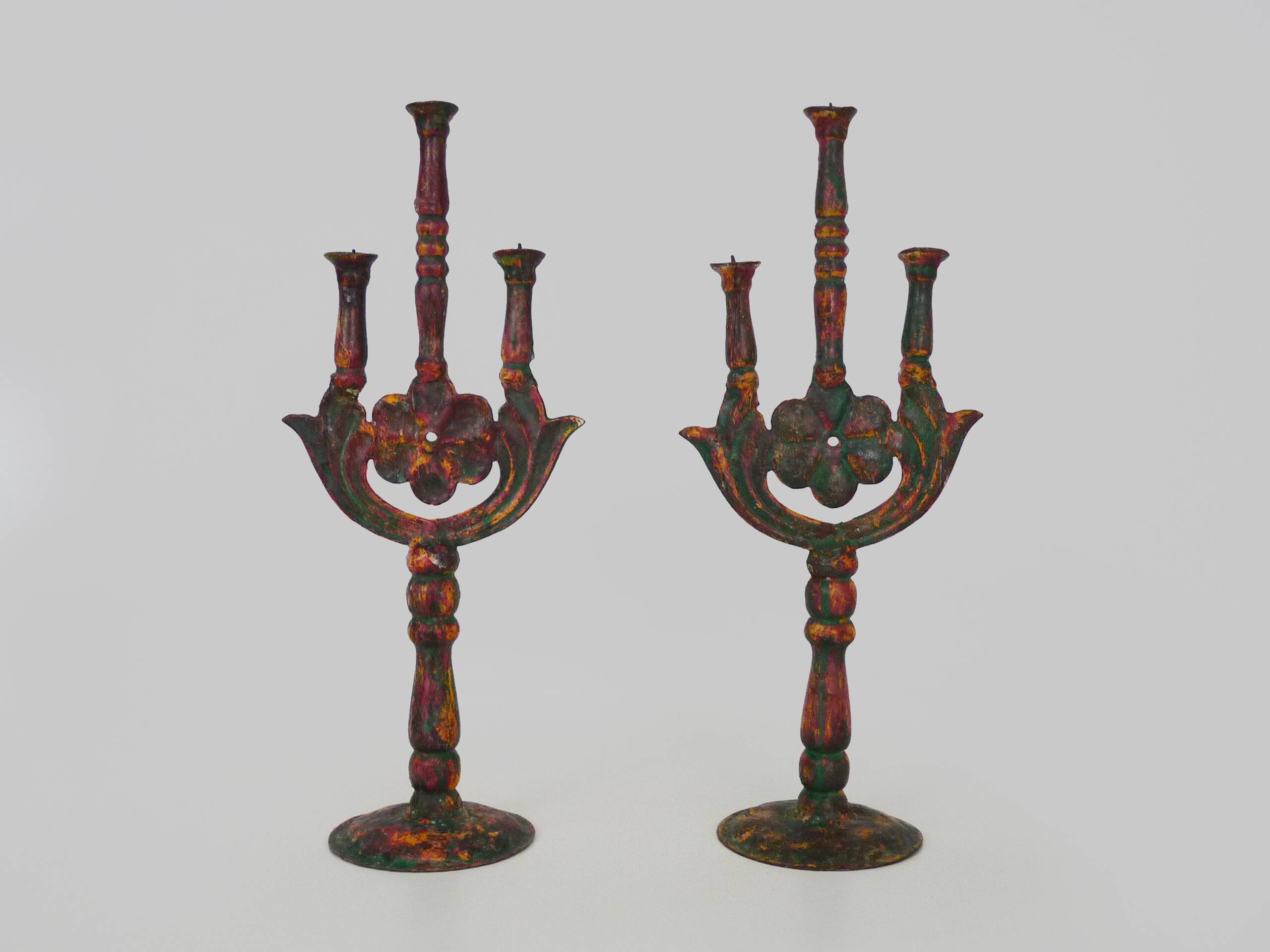 Pair of ethnic Indian candlesticks in vintage metal from the 60s