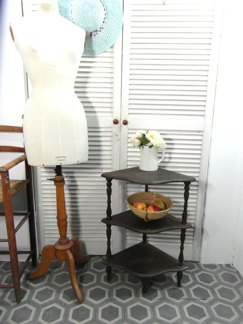 Wooden corner shelf, vintage