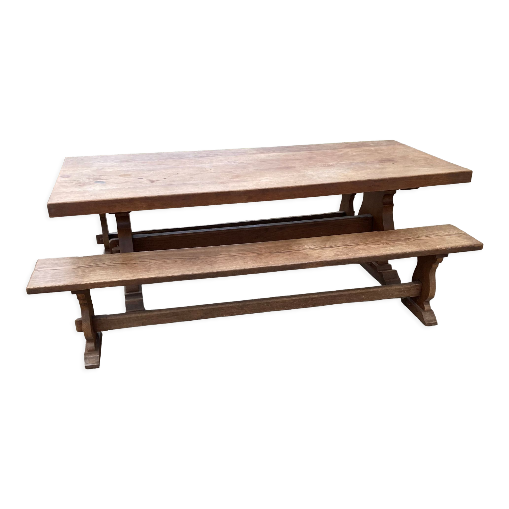 Farmhouse table and its 2 benches