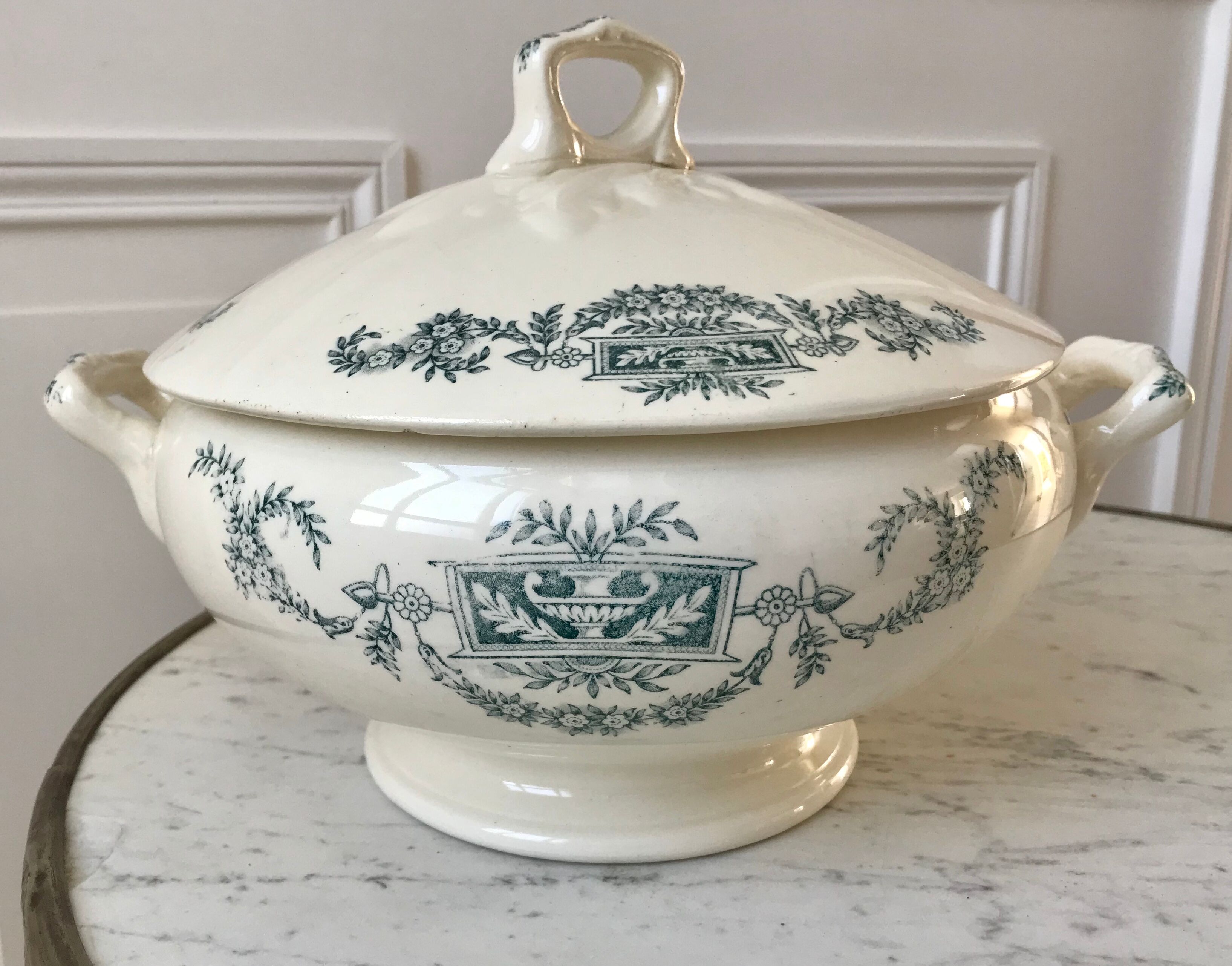 Soup pot Terre de Fer Longchamp model "Lutèce" late nineteenth