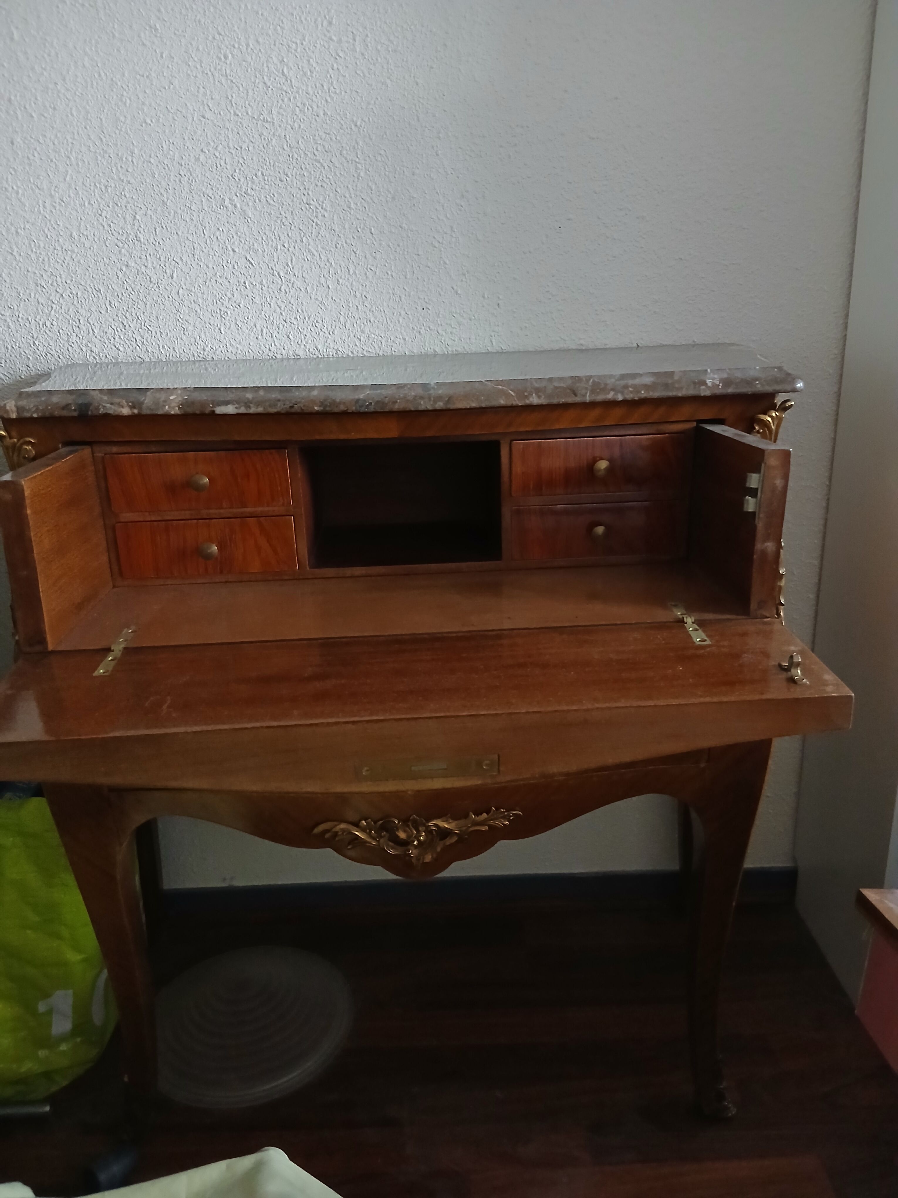 Commode - secrétaire de style Louis XV