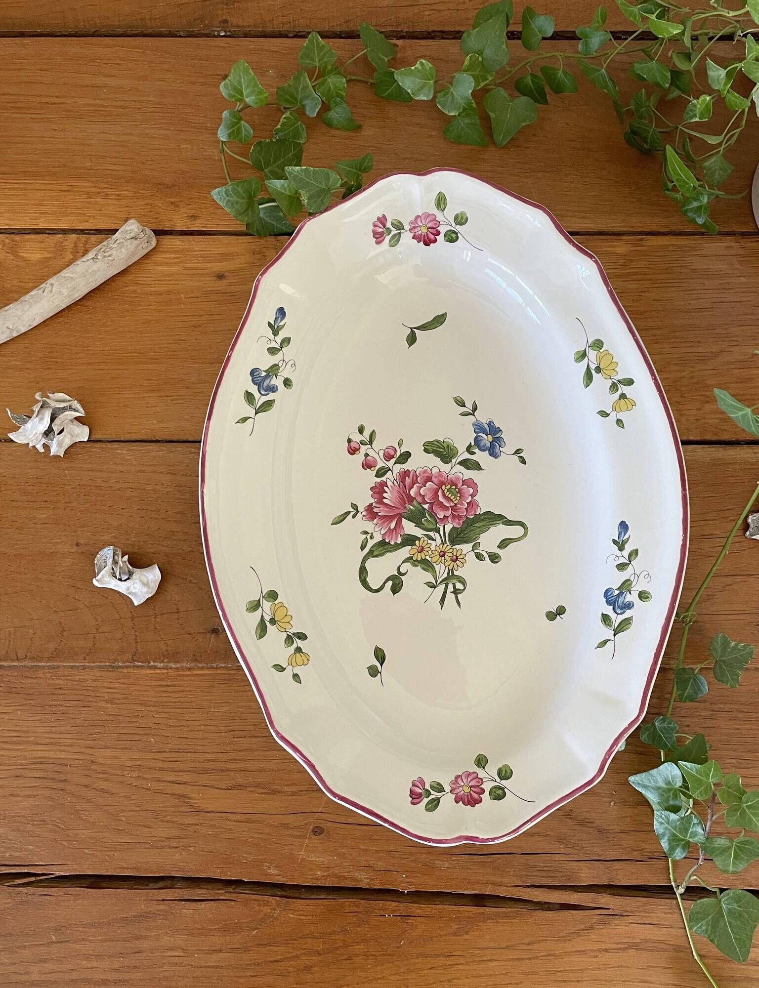 Antique serving dish in Saint-Amand earthenware (Nord)