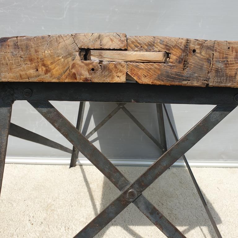 Eiffel metal base workshop with rivets