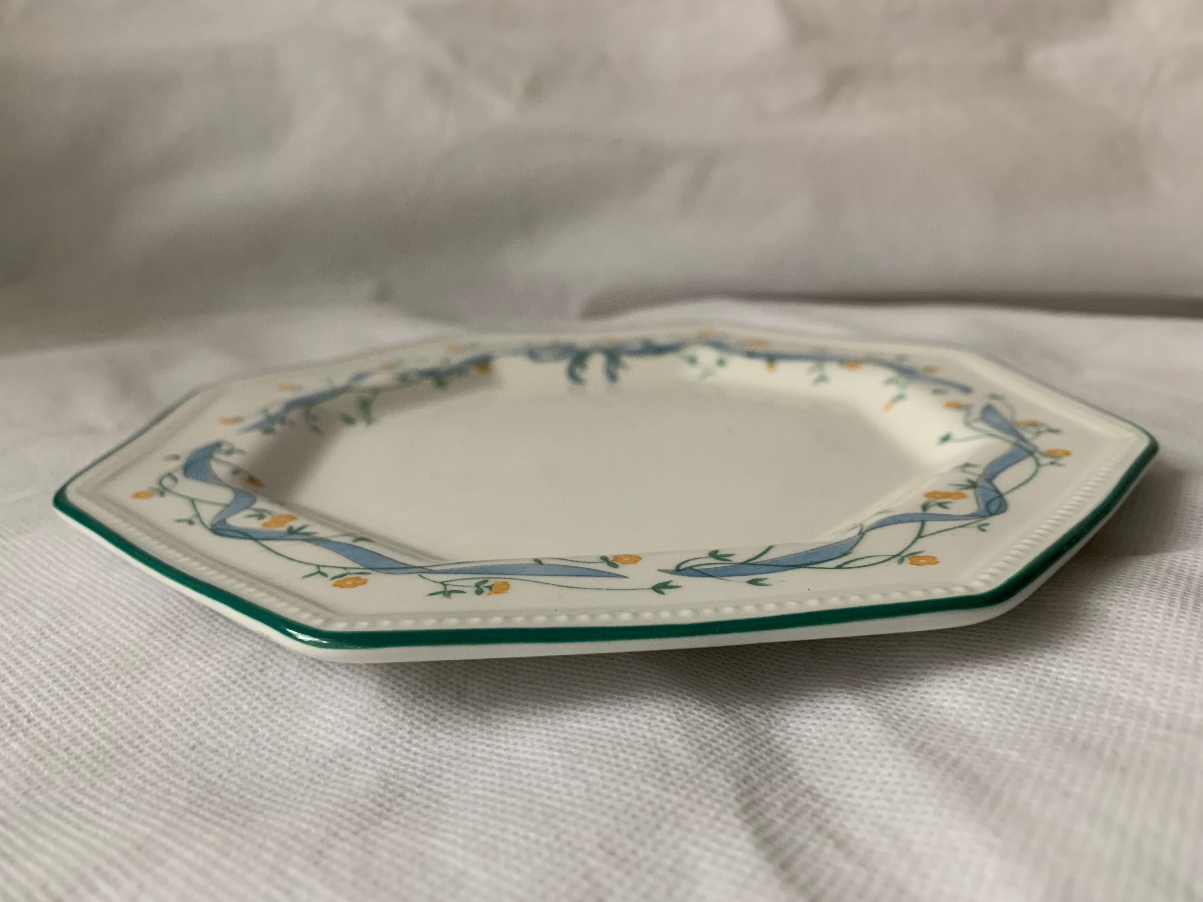 12 octagonal dessert plates in blue and yellow green English porcelain Johnson Brothers