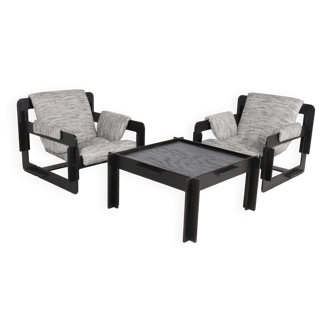 Pair of armchairs and coffee table Rover by Arne Jacobsen, 1968