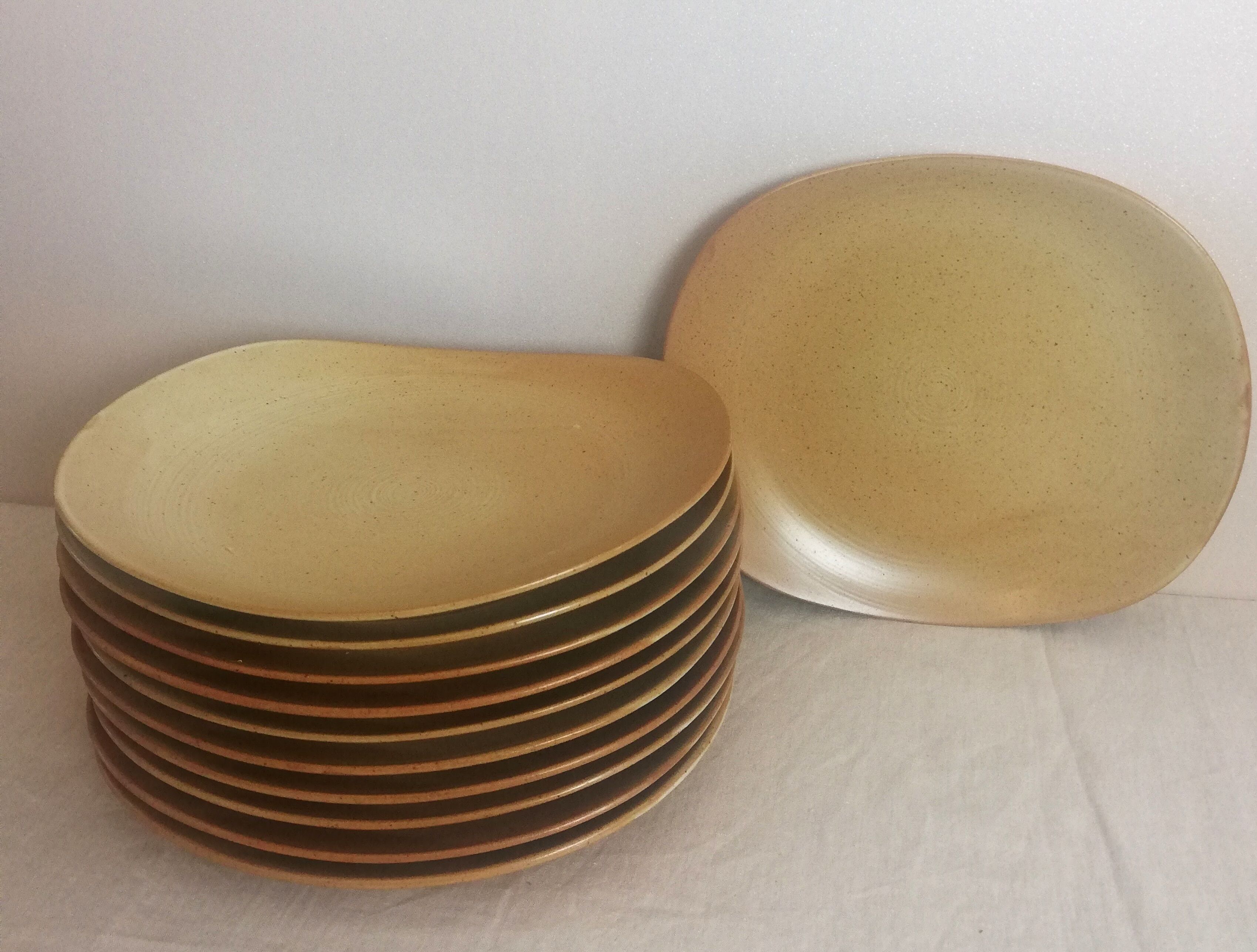 Service 11 steak plates Grès Village CNP