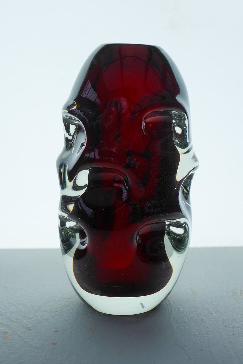 Mid-century modern handmade crystal vase in dark red by Börne Augustsson for Åseda