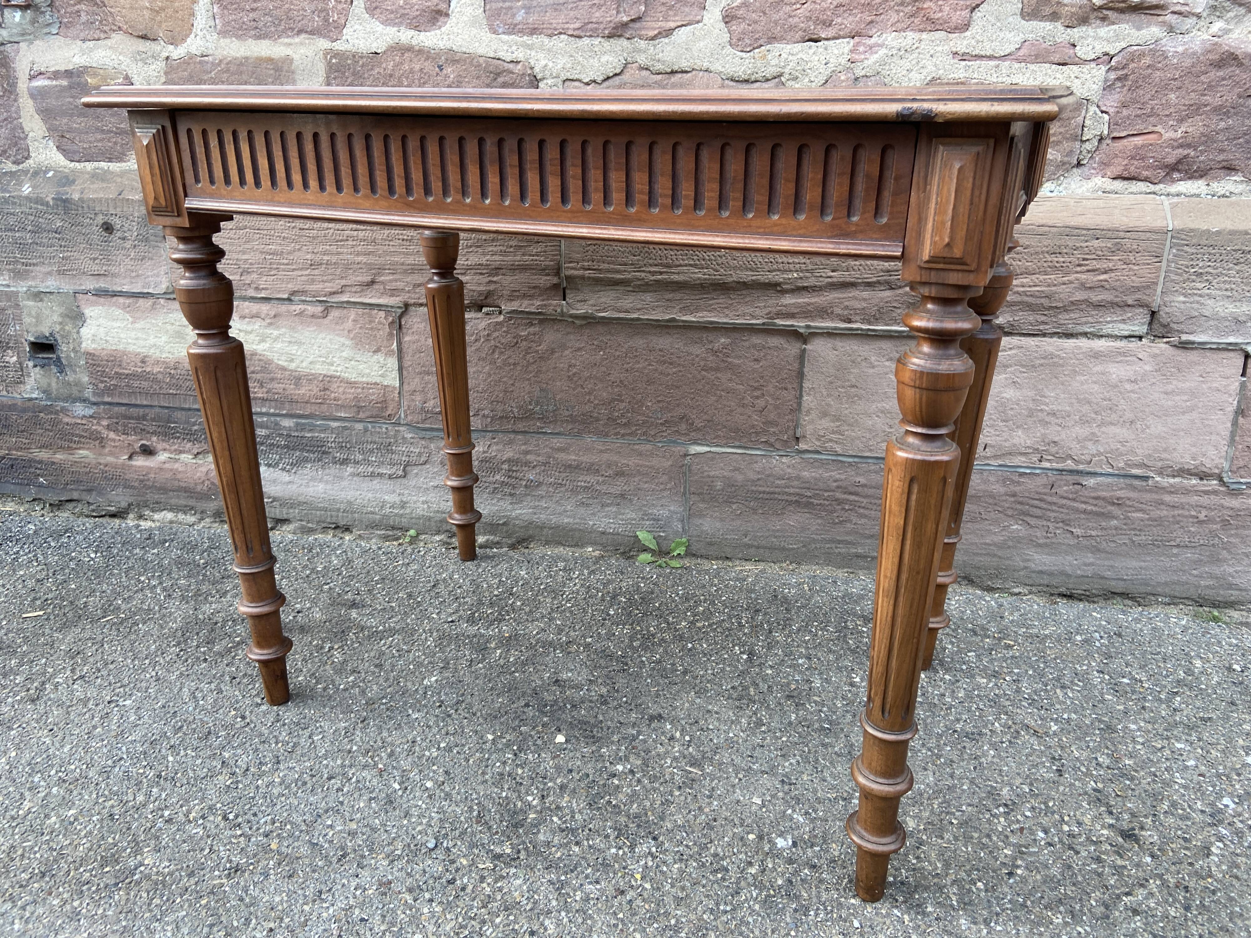 Small flat desk 1900 walnut