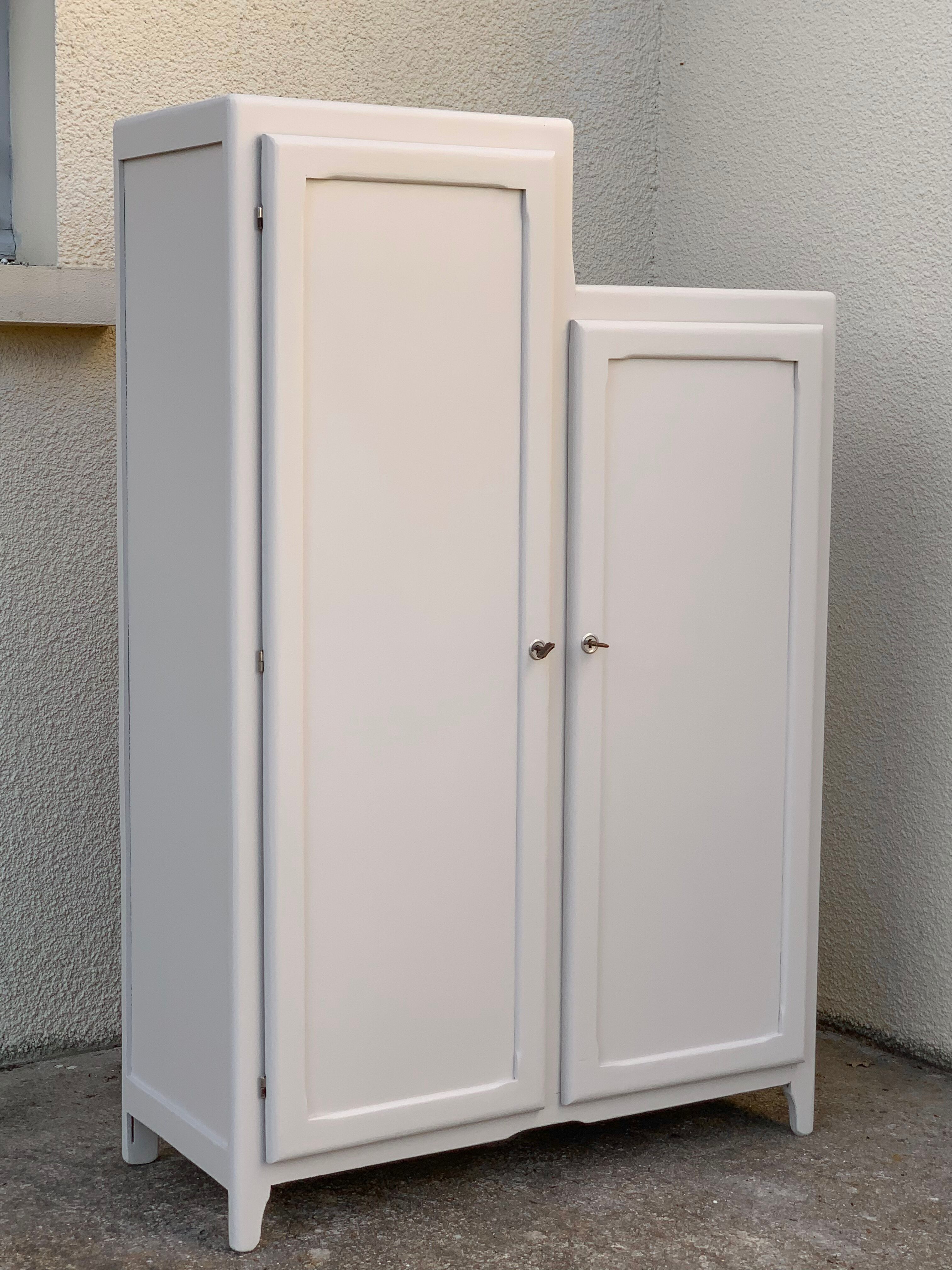 Asymmetrical Parisian wardrobe 1940