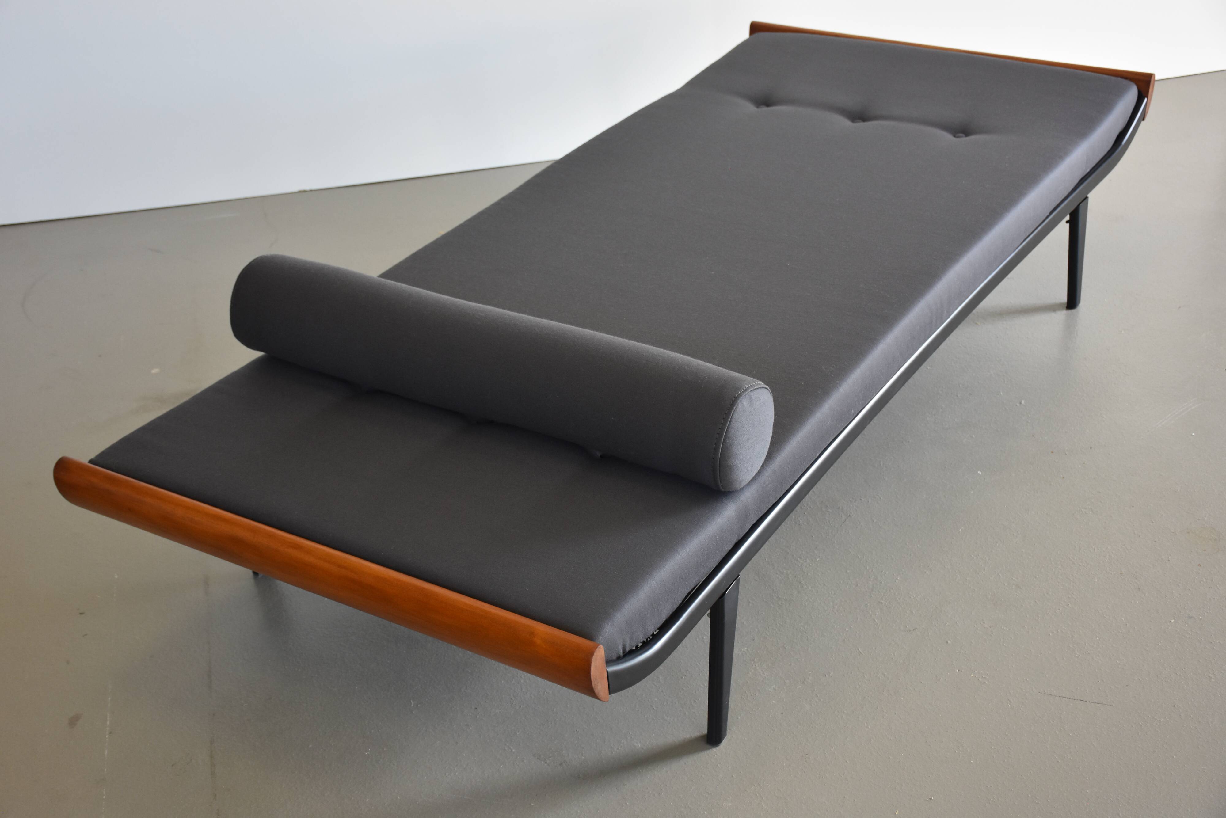 Cleopatra Daybed Reupholstered Mid Century Design Daybed 60s