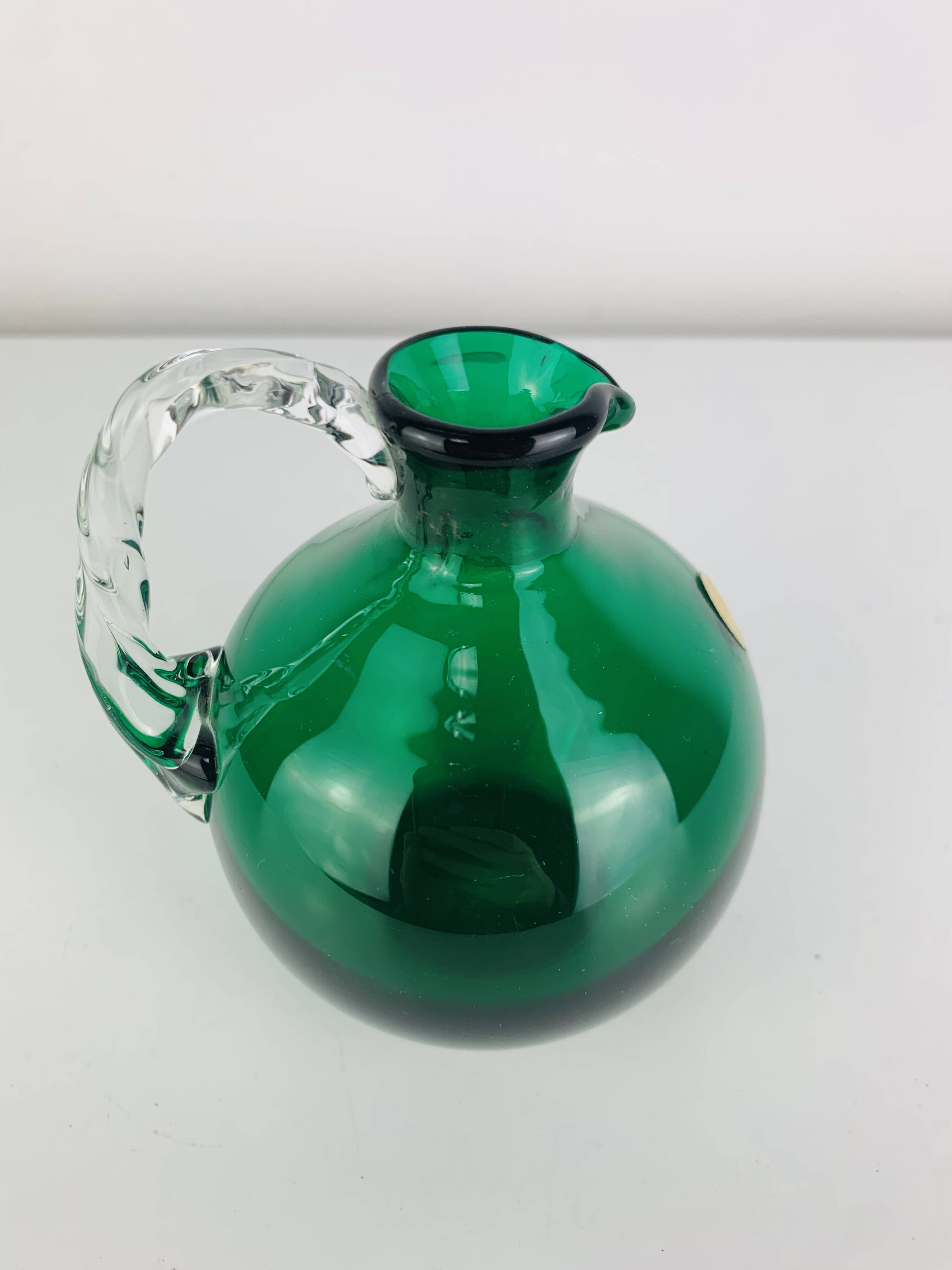Vase rond verre de Murano vert, anse torsadée, vintage