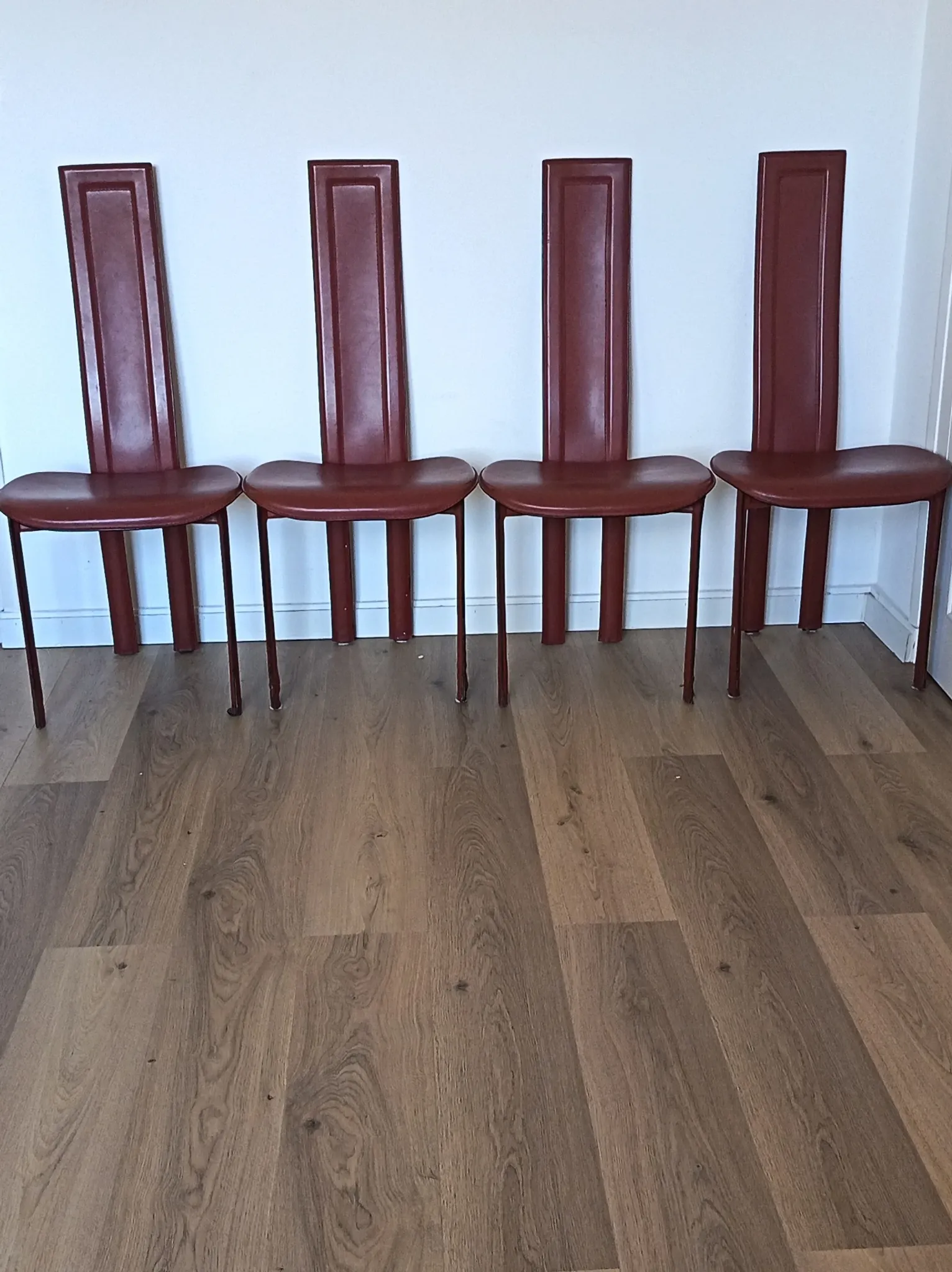4 chairs model 1Alice by Giorgio Cattelan