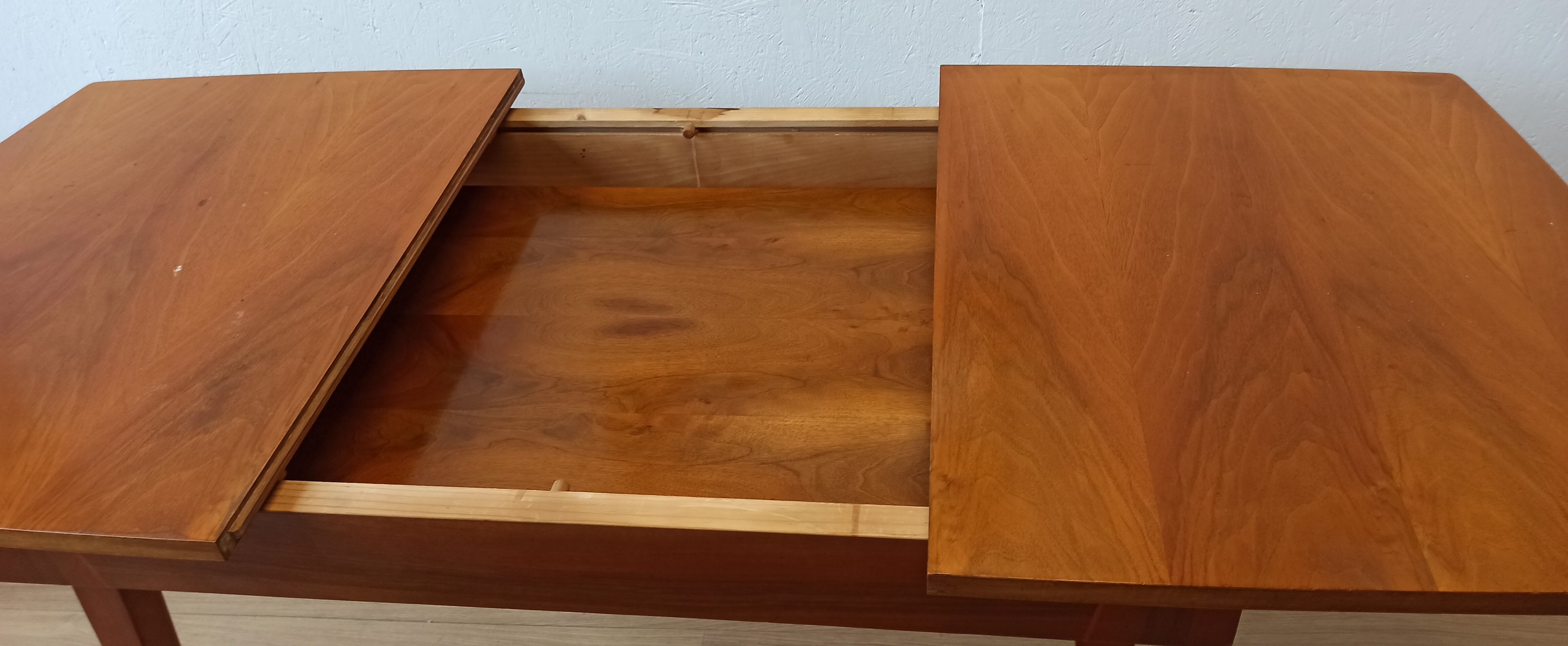 Modernist extendable dinning table  Bilea  of the 1960s.