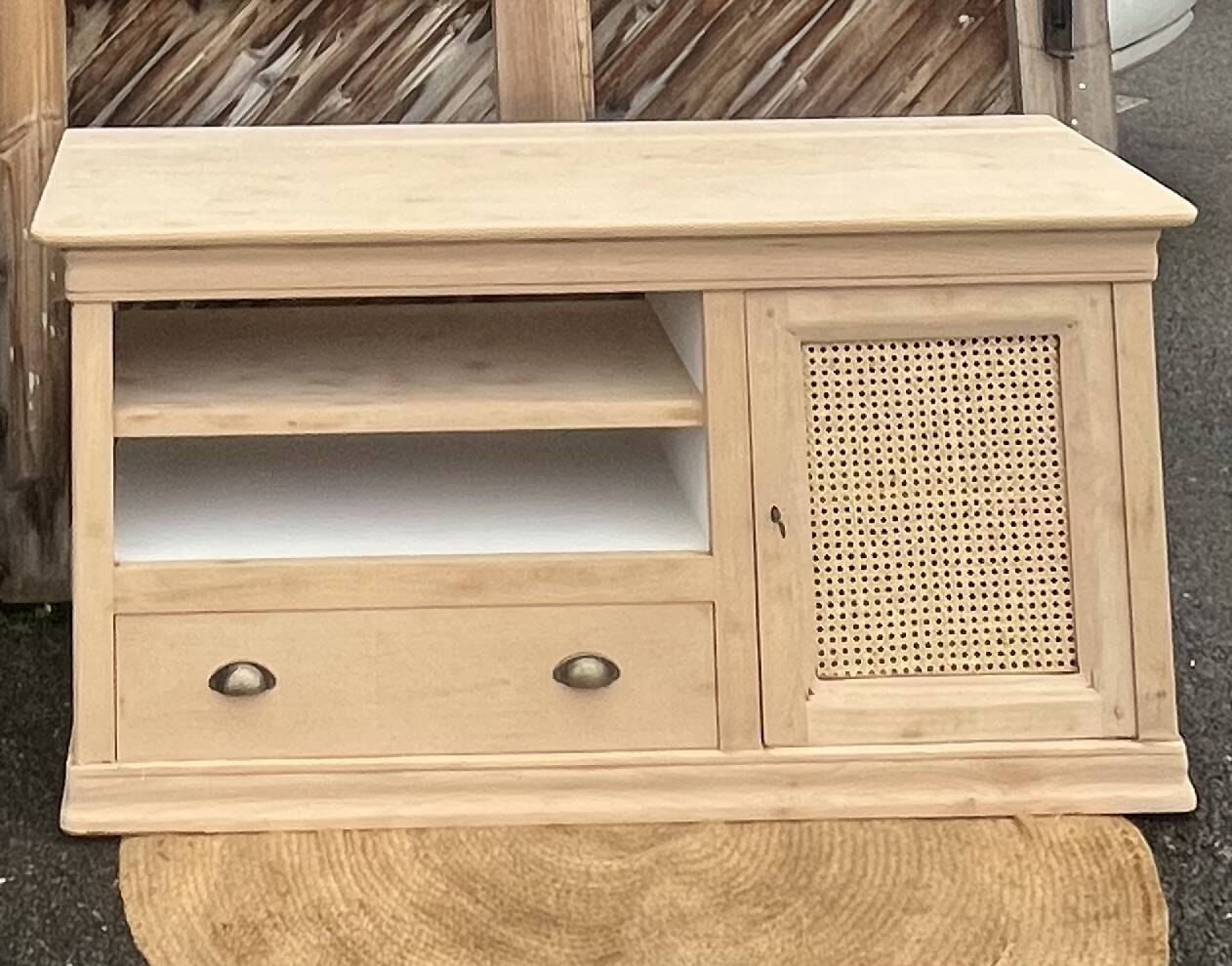 Meuble télé tv rénové en bois brut