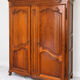 Armoire lingère de style Louis XV en bois sculpté, tiroir intérieur