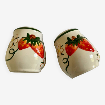 Salière et poivrière en céramique fraise vintage