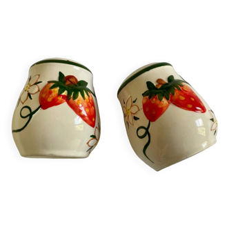 Salière et poivrière en céramique fraise vintage