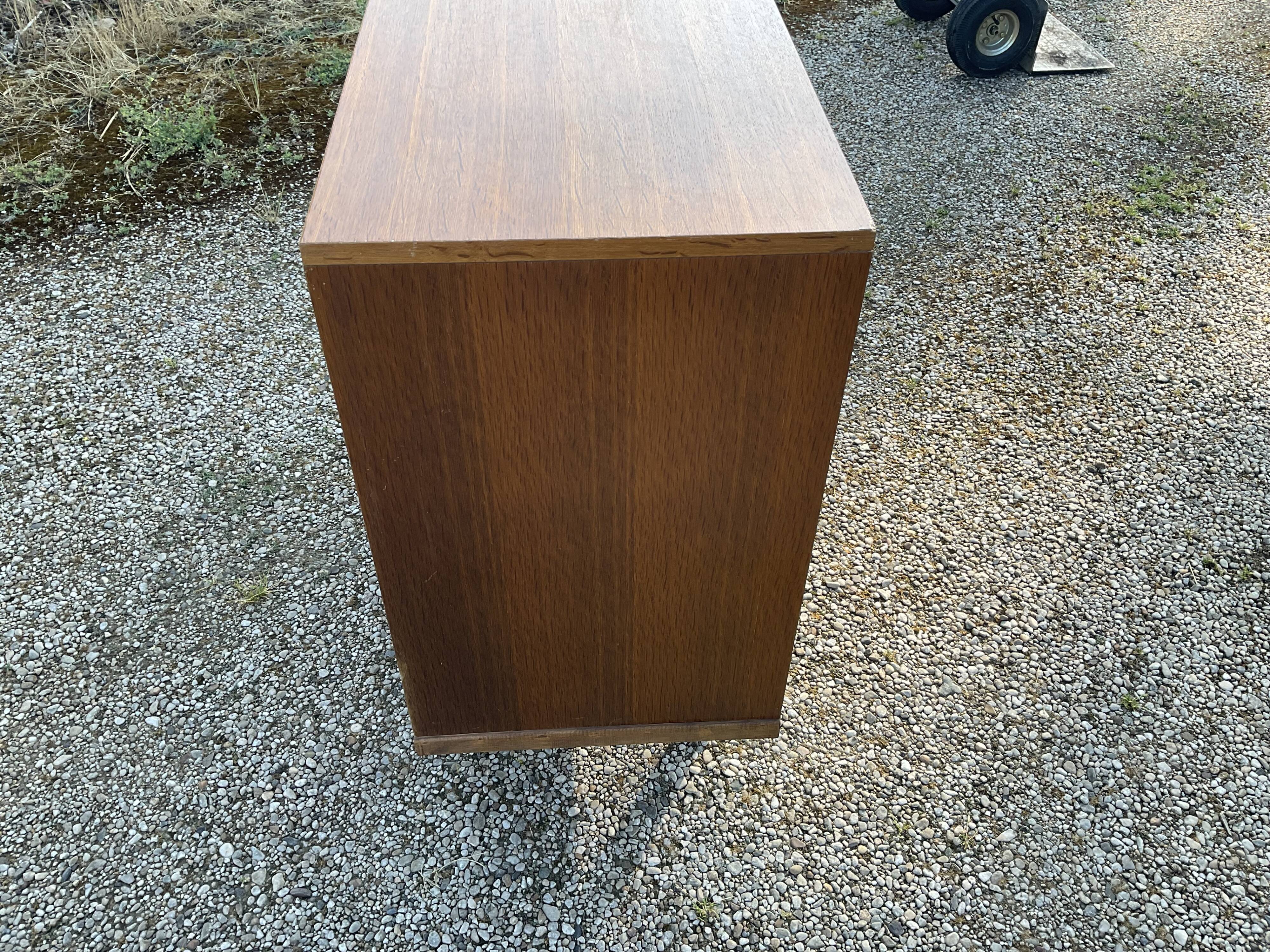 Commode vintage