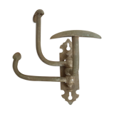 Tin wall patere has 3 hooks