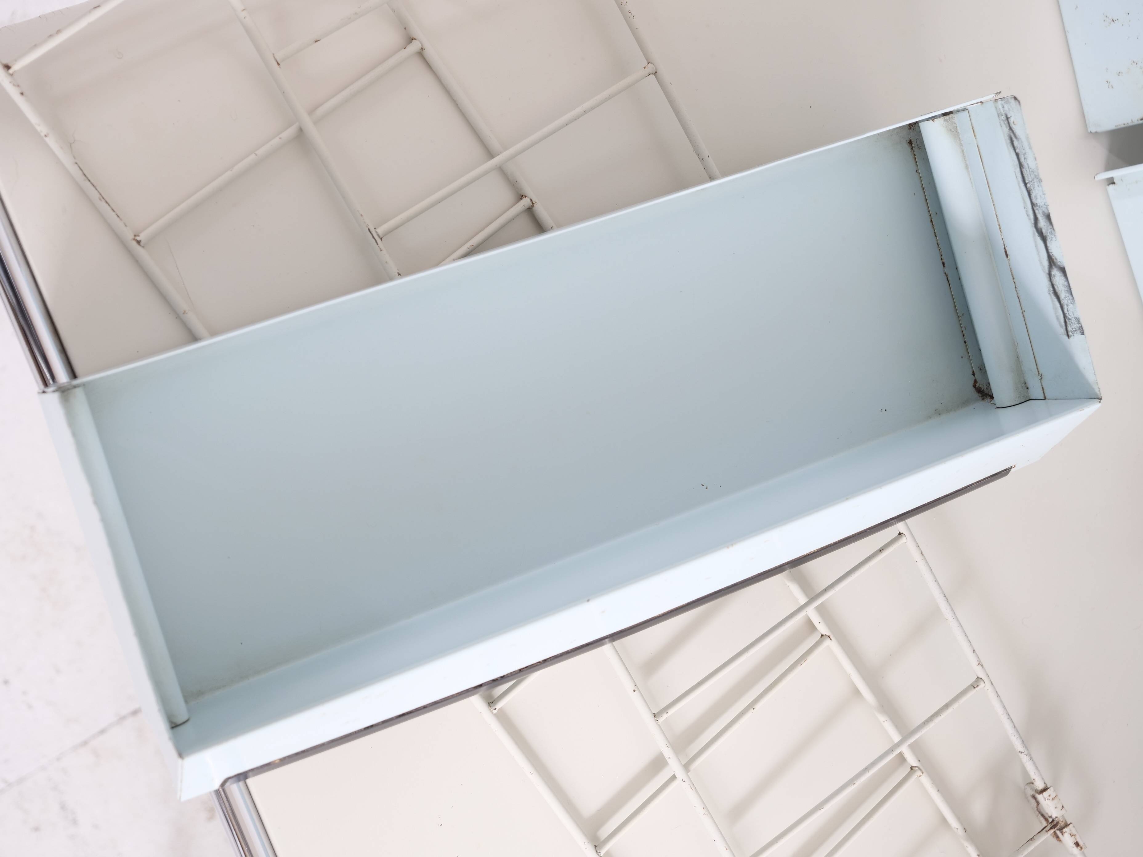 Compact tomado shelf with drawer