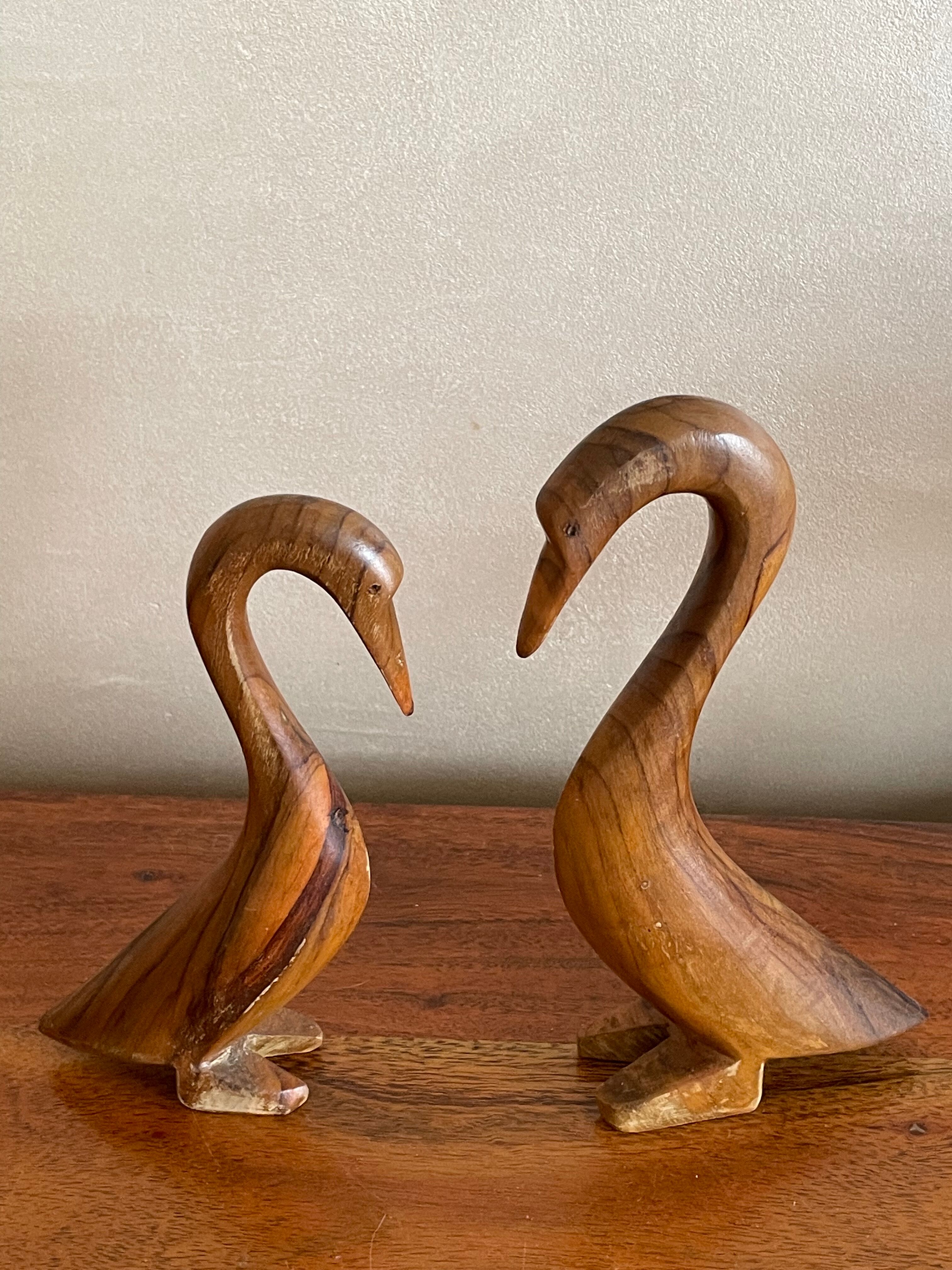 Paire d’oiseaux en bois
