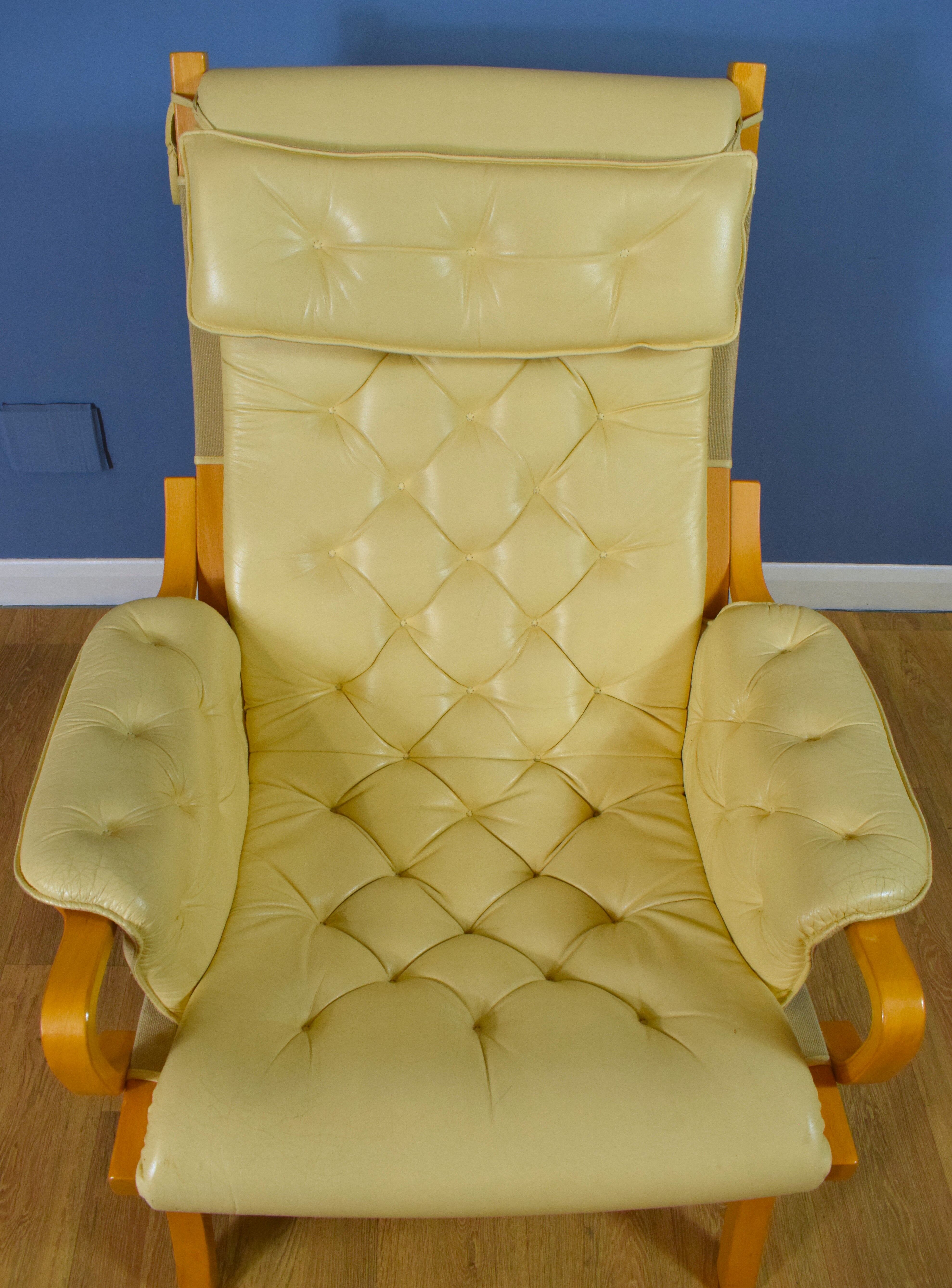 Mid Century Retro Danish Cream Leather Lounge Armchair (2 available) 1970s