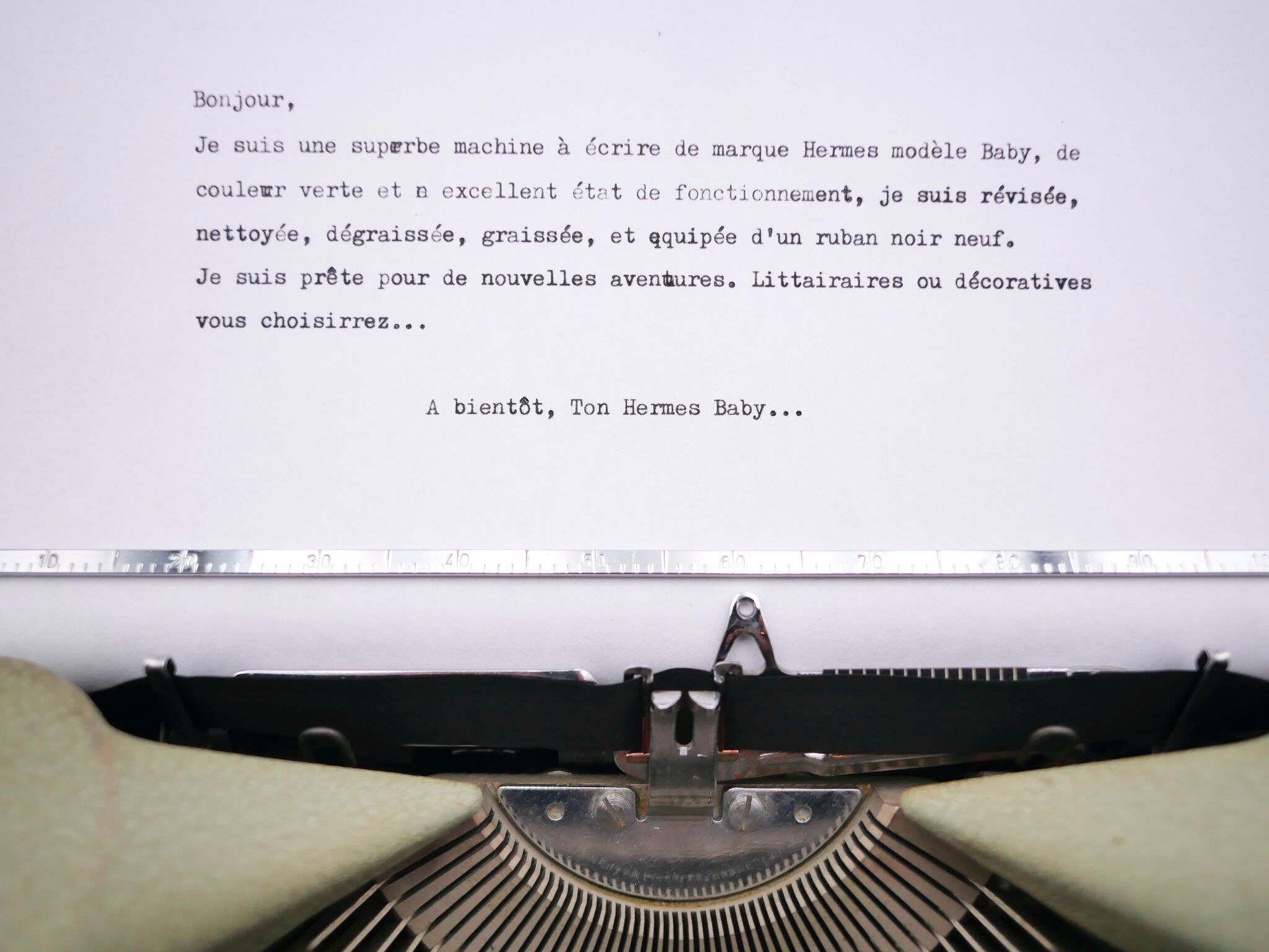 Typewriter hermes baby rocket lime green with its brown suitcase revised ribbon new