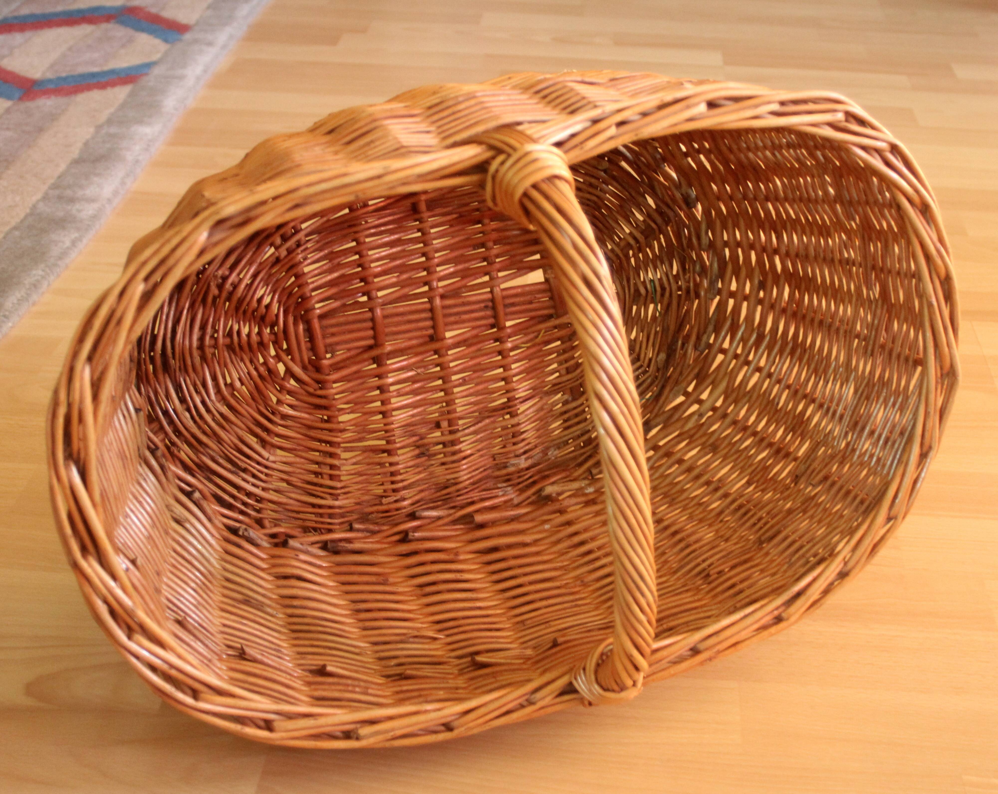 Panier en osier années 1980