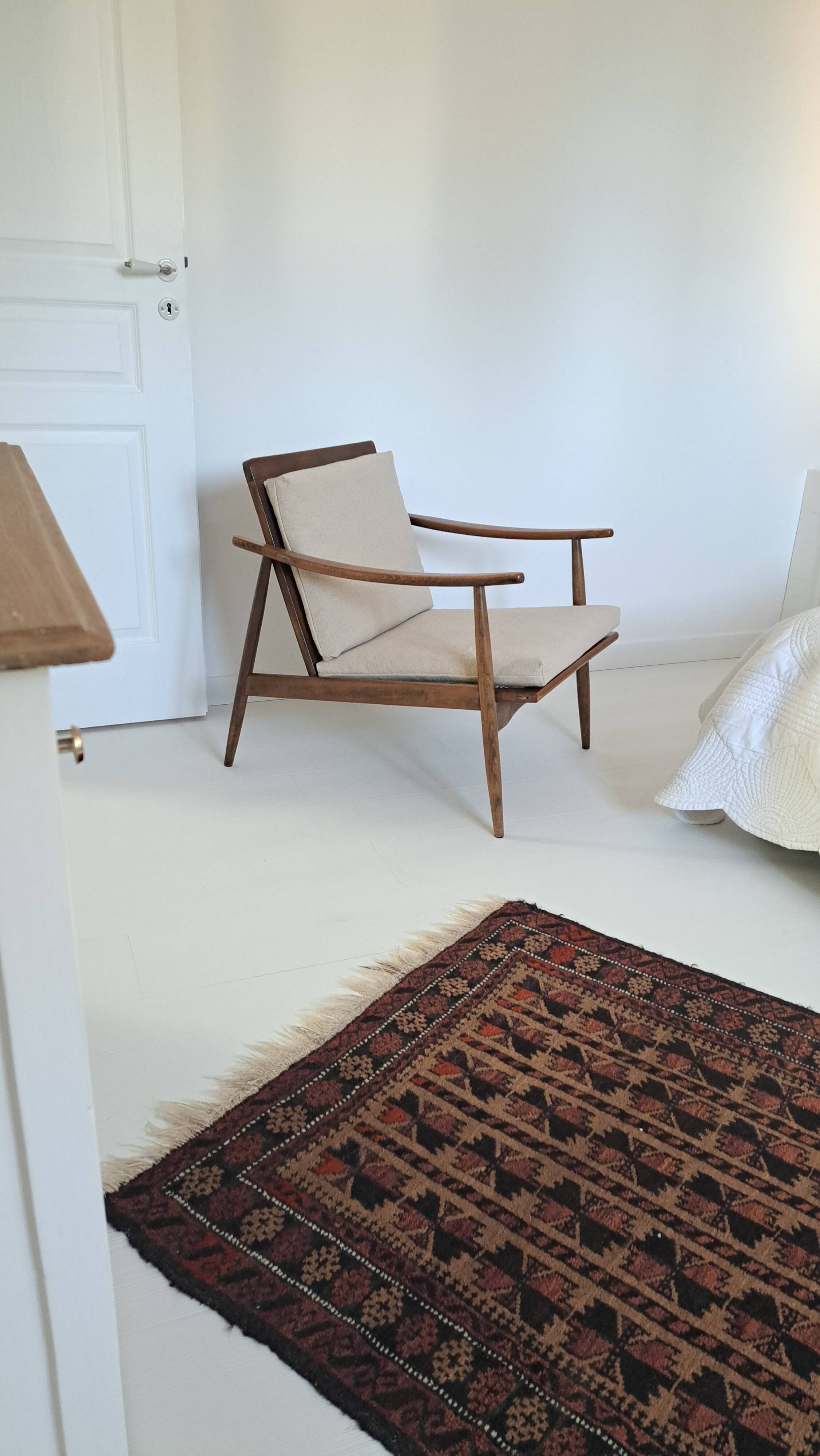 Scandinavian style armchair in solid wood – 1950s/60s