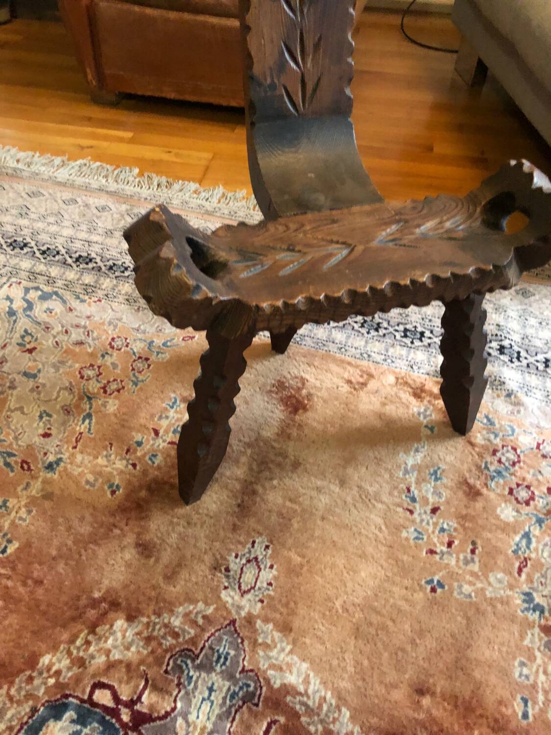 Ancienne chaise tripode de traite
