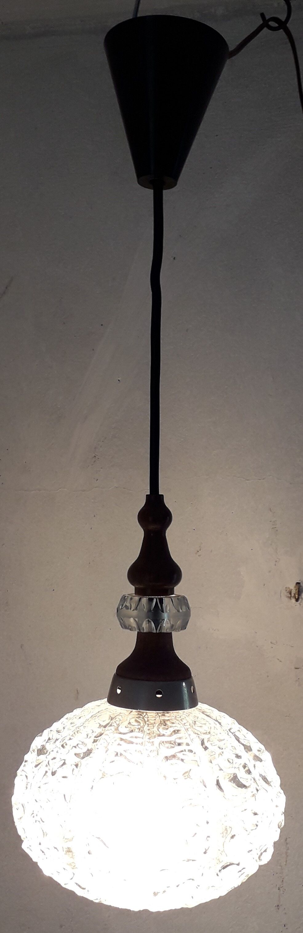 Glass hanging years 70