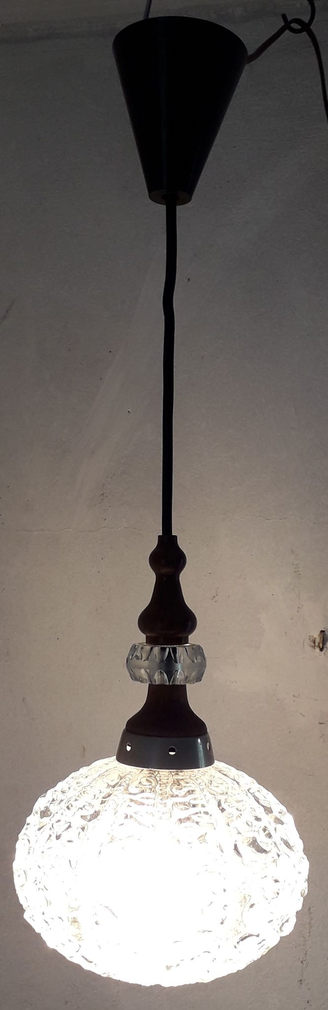 Suspension en verre années 70