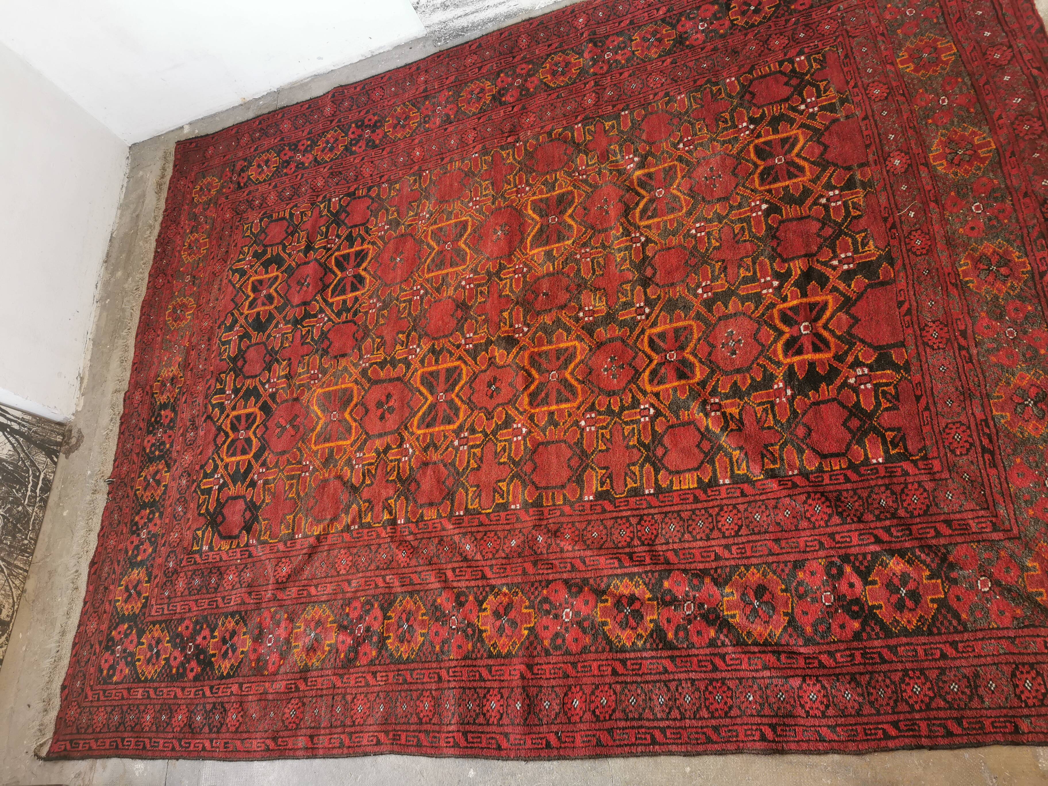 Large handmade Persian rug 310/230 cm