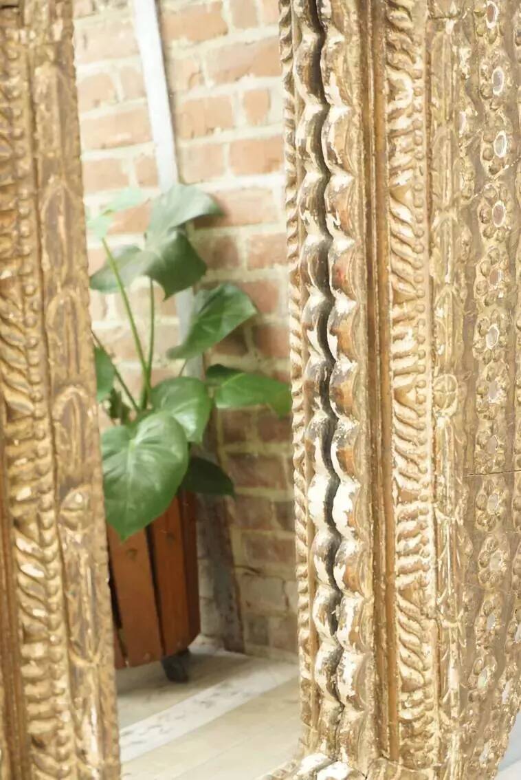 Oval carved wooden mirror 150x101cm