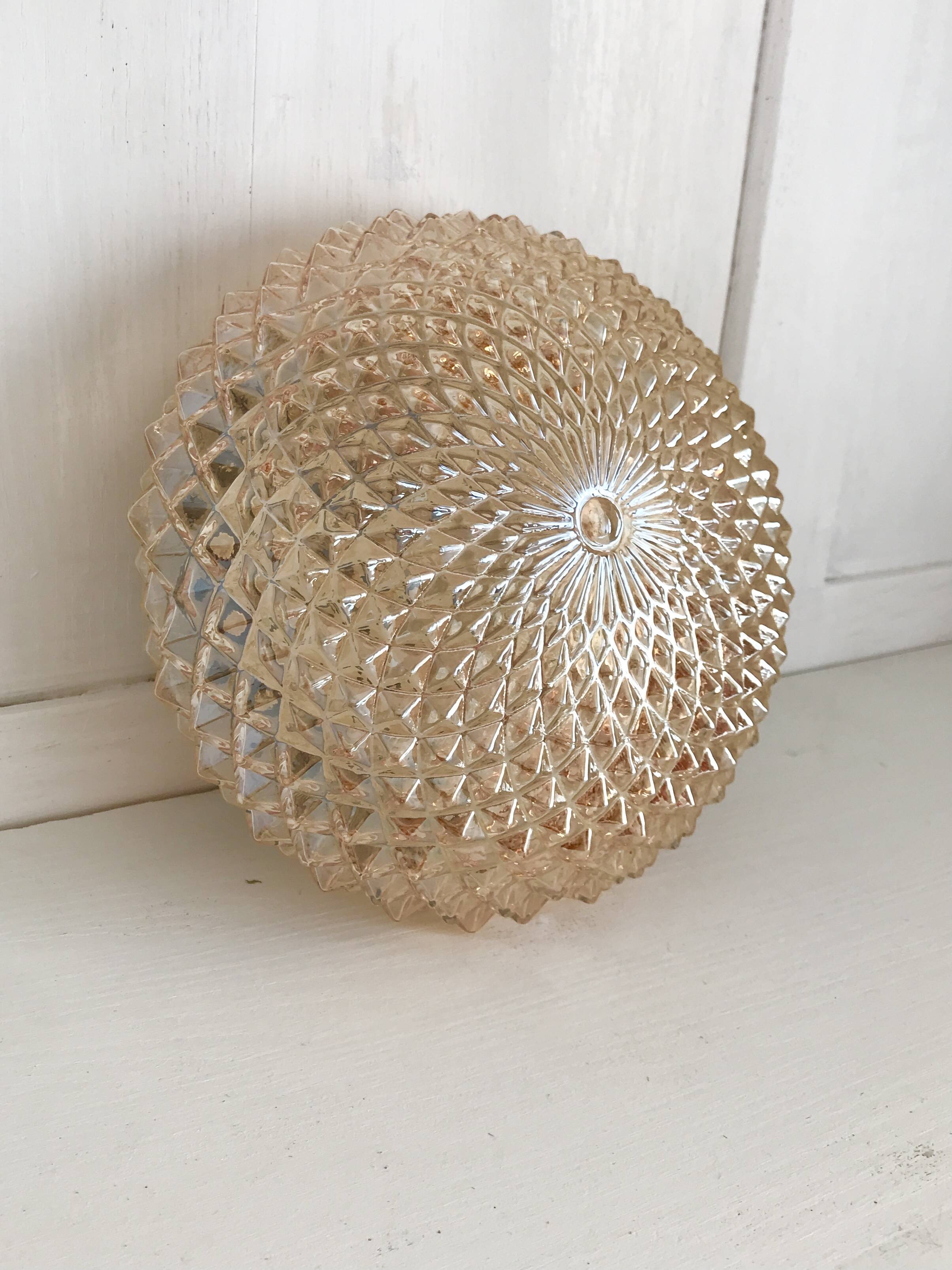 Round apricot-colored ceiling light, molded glass diamond tips ⌀ 20 cm
