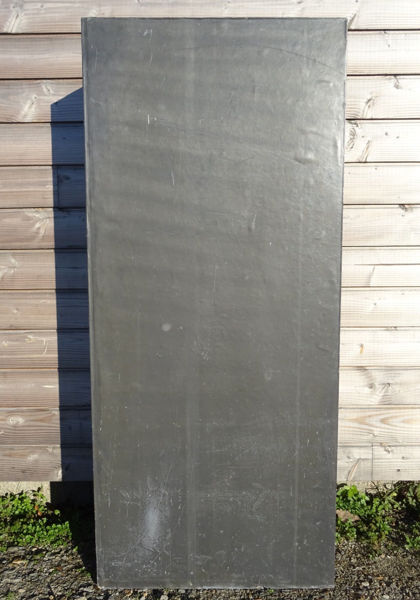 Console présentoir magasin de fleurs, design minimaliste