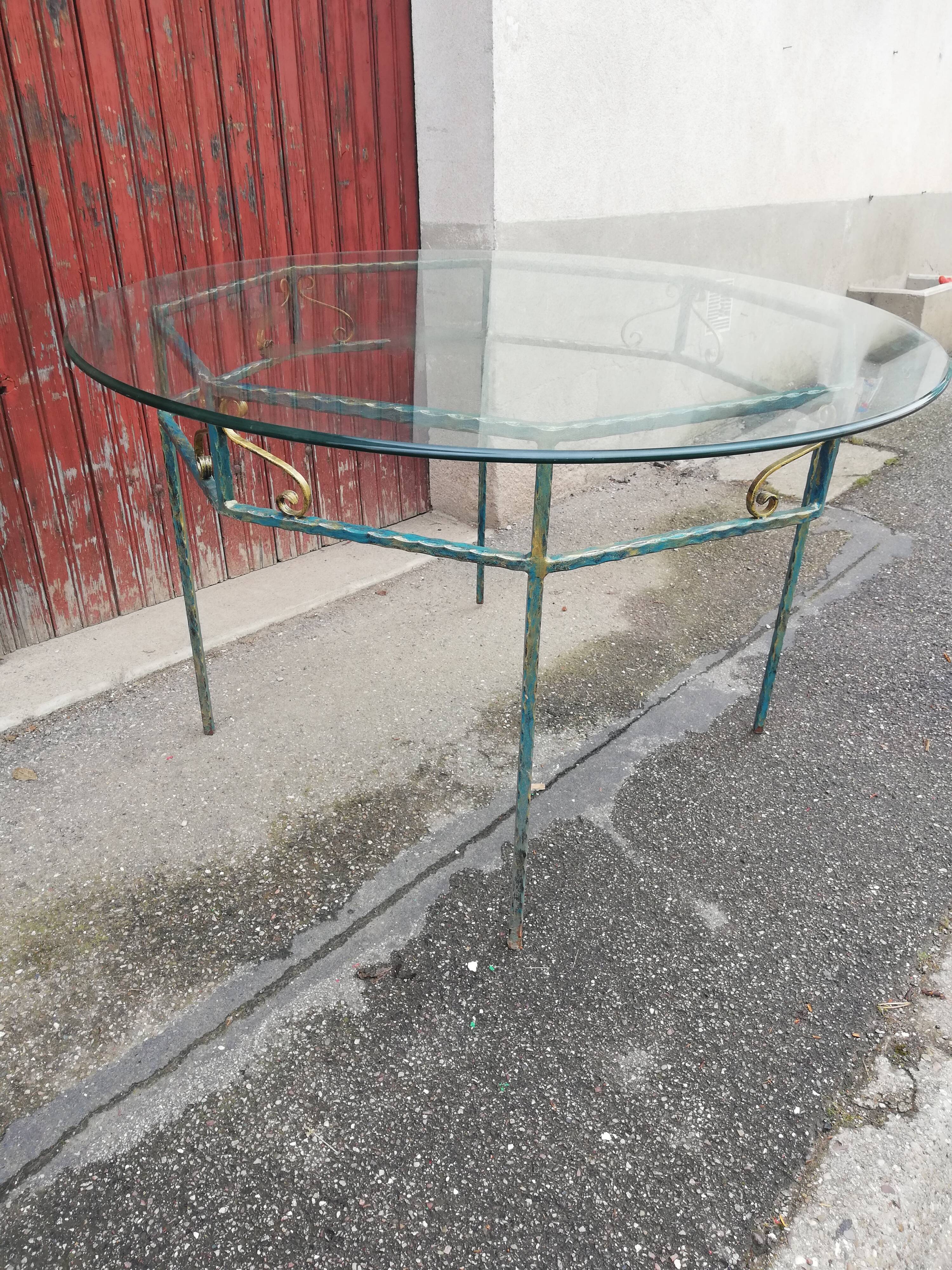 Table vintage fer forgé et plateau verre