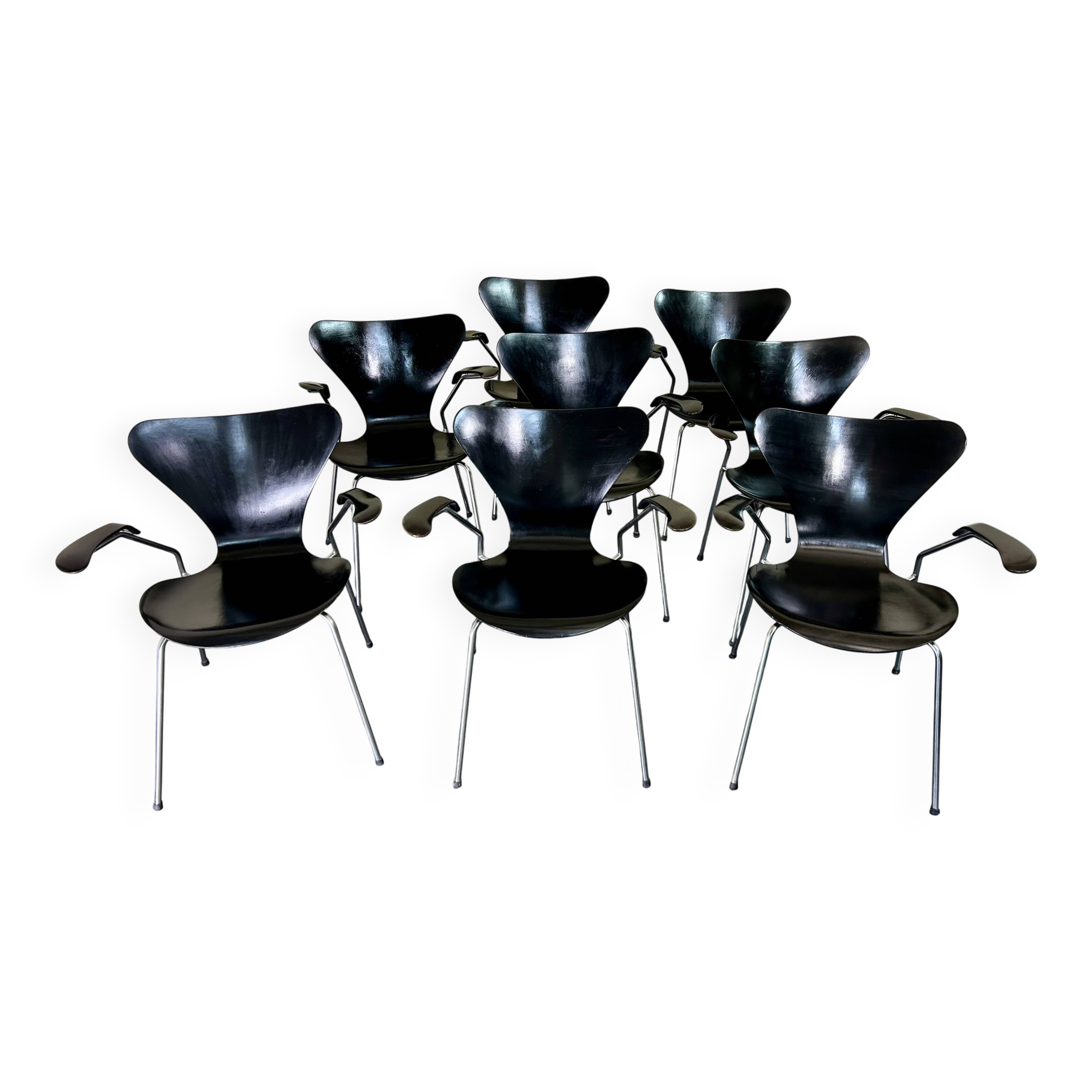 Fritz Hansen & Arne Jacobsen (20th century) – set of 8 wooden armchairs