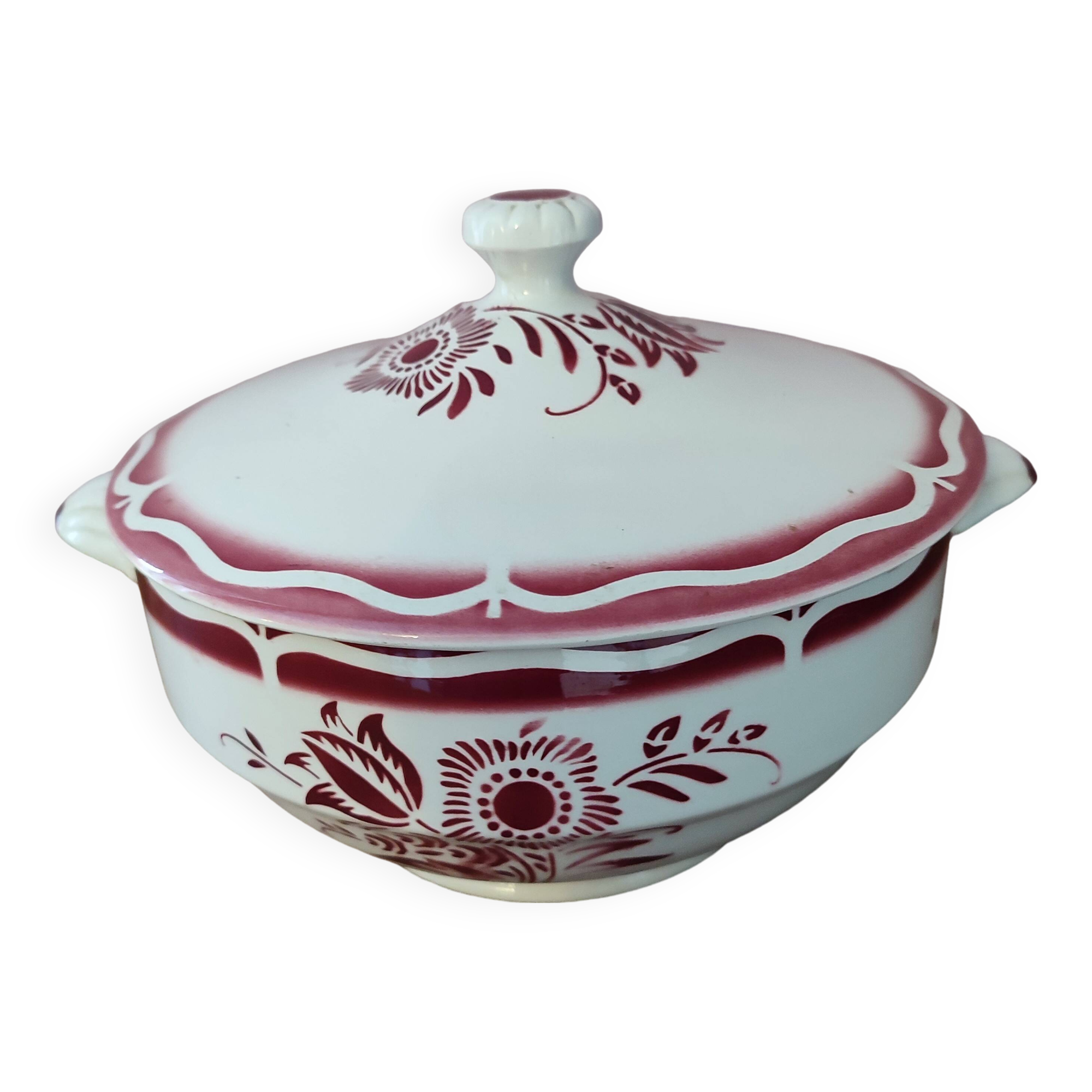 Sarreguemines earthenware soup tureen