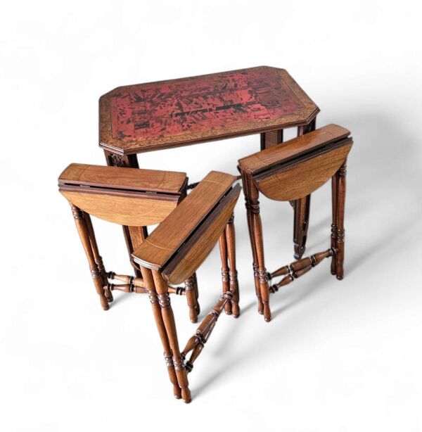Table gigogne Art Déco du XXe siècle (3 x) / attribuée à la Maison Franck