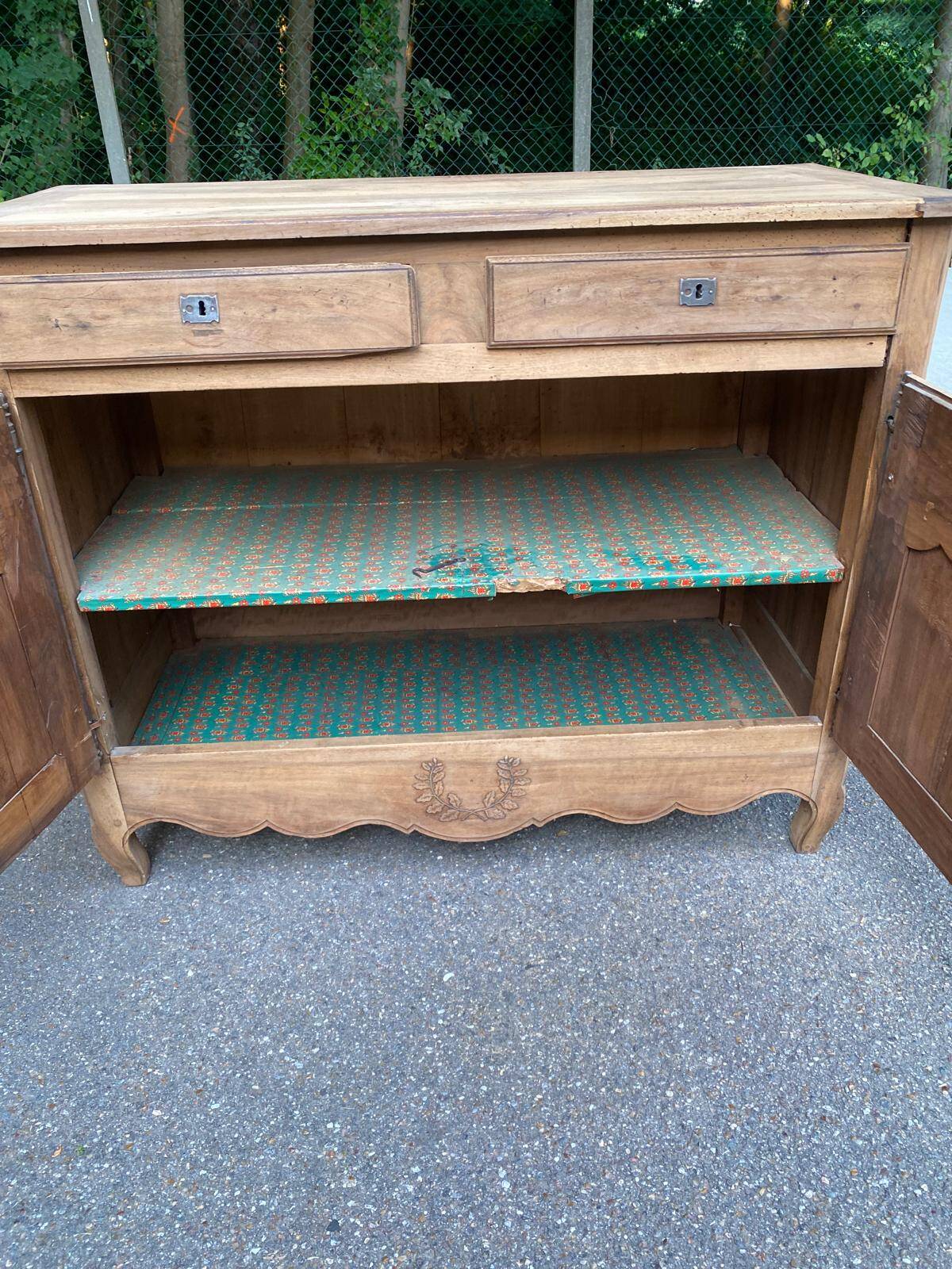 Louis XV buffet renovated in solid oak from the 18th century.
