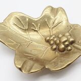 Empty pocket brass vine leaf