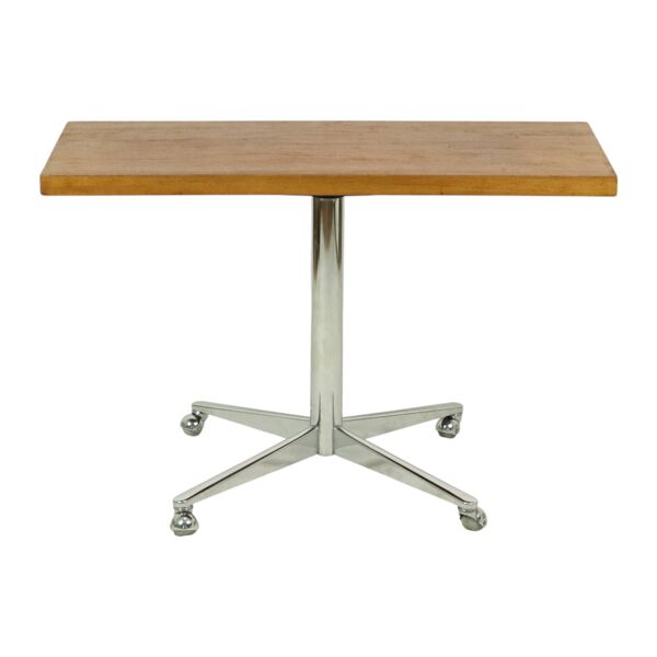 Table basse vintage avec plateau en bois et roulettes chromées, 90 cm