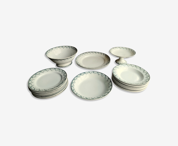 Service en porcelaine opaque de gien terre de fer décor vert collection montigny